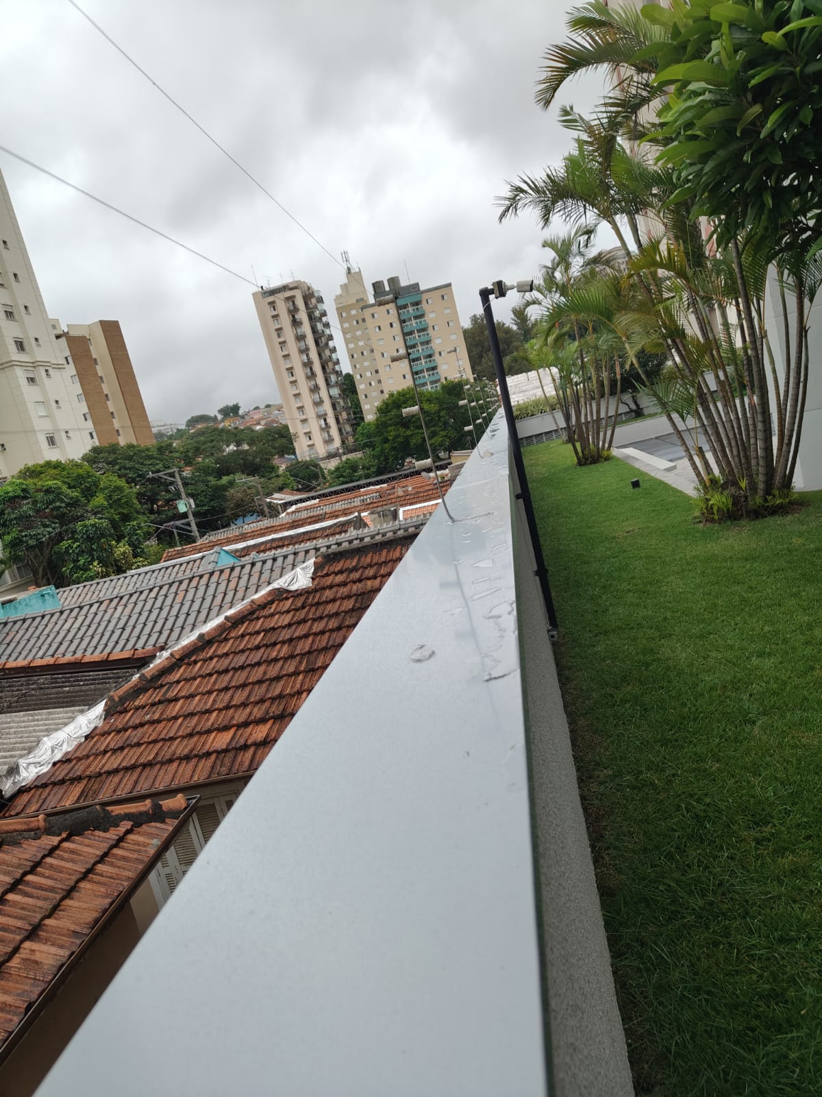 Rufo de coroamento – muro divisor
